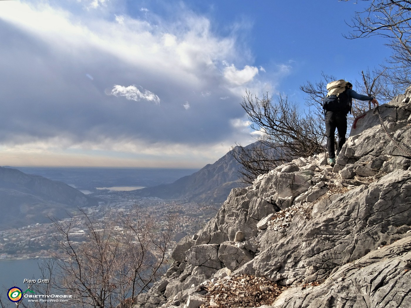 20 Tratto attrezzato su rocce.JPG